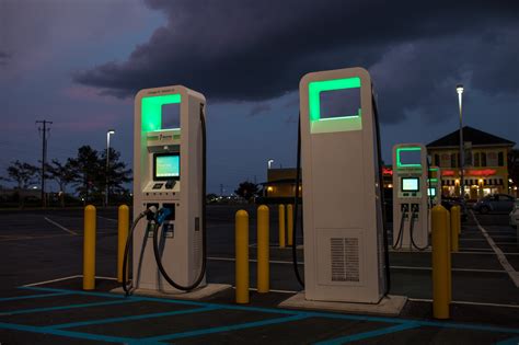 Electric car charging in America just got a little bit easier - Ars ...