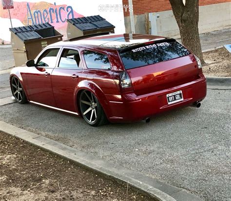 2005 Dodge Magnum with 20x9 25 Niche Verona and 245/35R20 Accelera ...