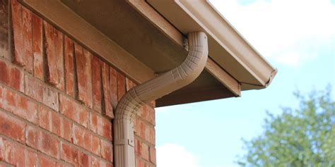 Proper Downspout Placement (6 Placement Tips) - Rescue My Roof