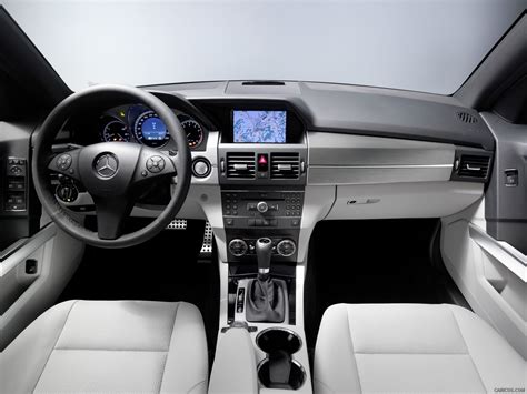 Mercedes-Benz GLK-Class - Interior | Caricos