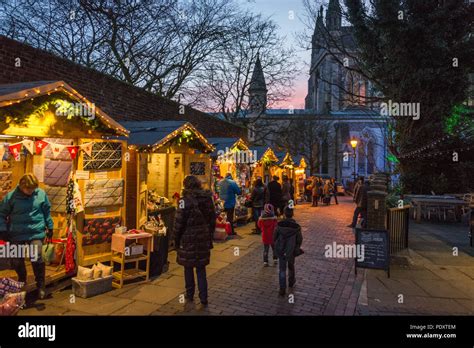 Christmas market in St. Albans, Hertfordshire Stock Photo - Alamy