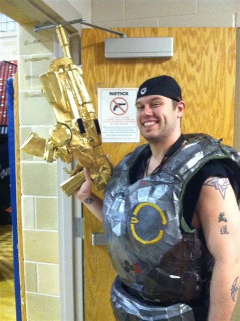 Marcus Fenix Cosplay pepakura | Karate tournaments, Halloween themes ...