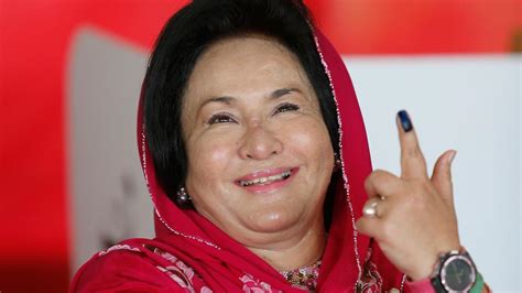 Najib Responds To Rosmah Being Eligible For RM800 Financial Aid