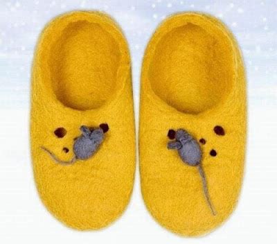 Funny feet slippers - 33 Pics | Curious, Funny Photos / Pictures