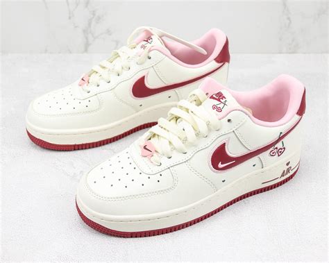 NIKE AIR FORCE 1 LOW VALENTINE'S DAY (2023) - NoströLab