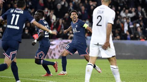 Inside: At the heart of the victory over Lille | Paris Saint-Germain