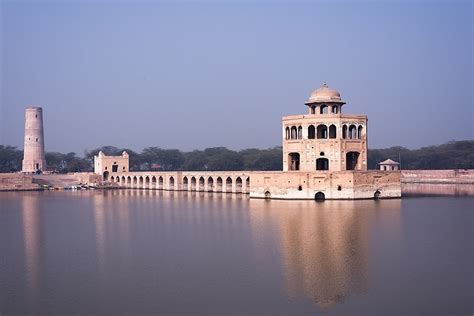 Hiran Minar | Symbol Of Love | Rising Pakistan