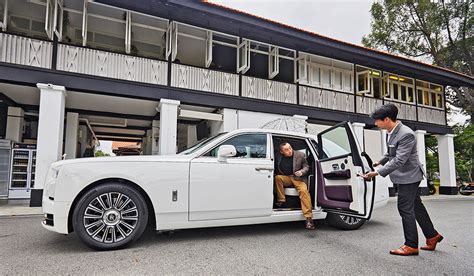 Car review: Rolls-Royce Phantom - The Peak Magazine