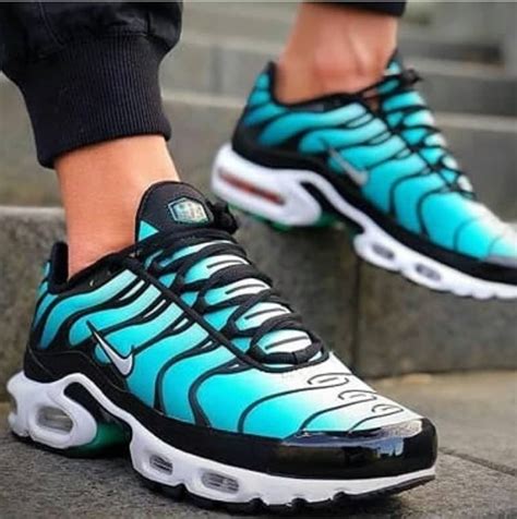 SNEAKRLOVRS on Instagram: “Nike Air Max TN Plus 💙💙 #airmaxtnplus # ...