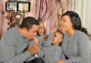 Odunlade Adekola At His Fans House For Lunch (Photos) - Celebrities ...