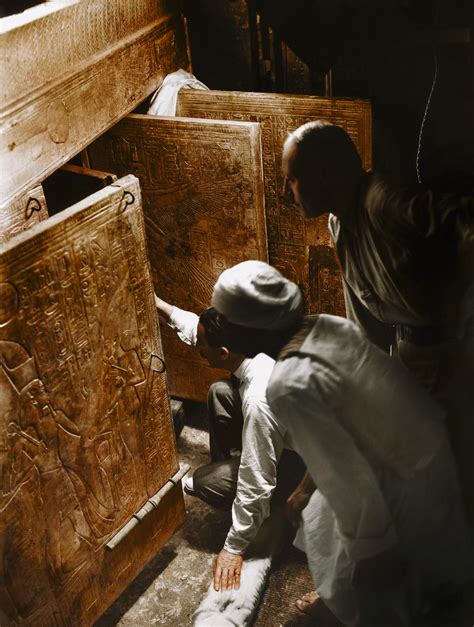 The discovery of Tutankhamun’s tomb shown in colour for the first time ...