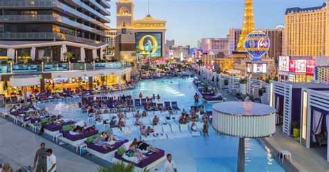 The 10 Best Pool Parties In Las Vegas | TheTravel