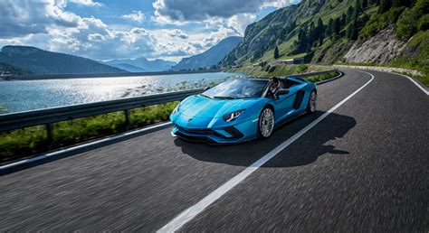 Image Lamborghini 2017-18 Aventador S Roadster Light Blue at speed