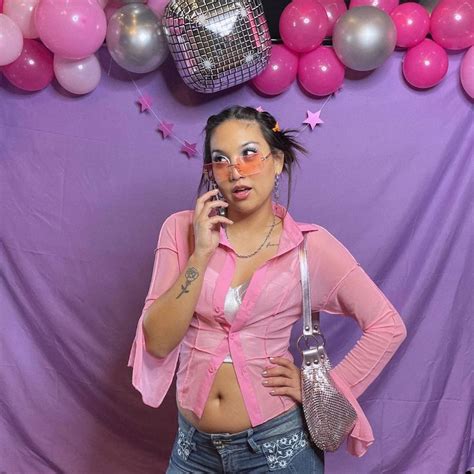 y2k 2000s theme birthday party outfit idea | Y2k party outfit, 2000 ...