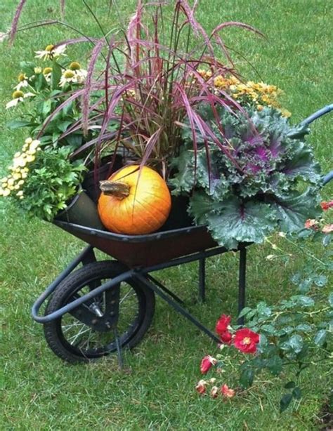 Ways to Decorate a Garden Cart or Wheelbarrow For Fall. Popular Pin ...