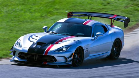 It’s the fastest street-legal Viper ever | Top Gear