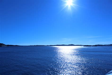 Blue ocean under blue sky during daytime HD wallpaper | Wallpaper Flare