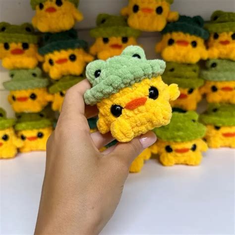 Crochet plush chick with frog hat pattern | Amigurumo