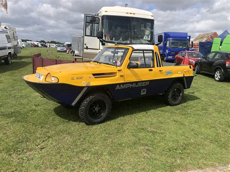 An amphibious Jeep : WeirdWheels