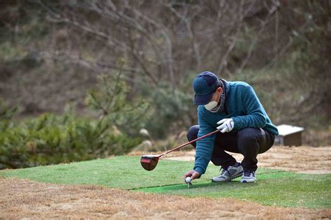 Winter tee mat: Do we HAVE to hit our ball from the mat?