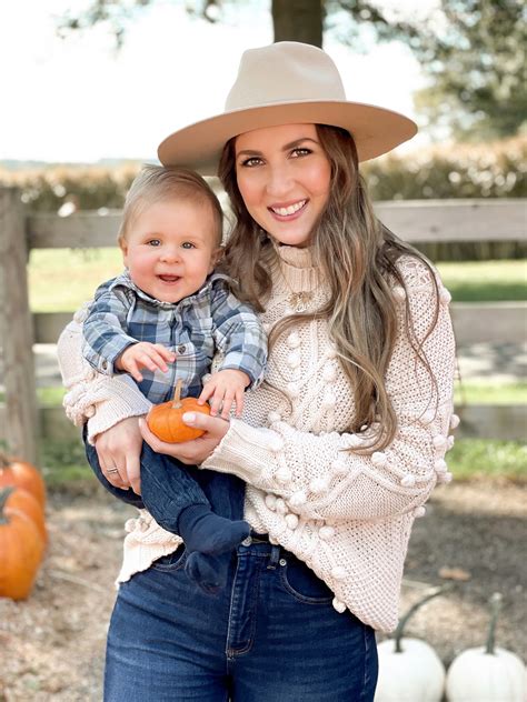 PUMPKIN PATCH & FARM FAMILY OUTFIT INSPIRATION | A Classy Fashionista