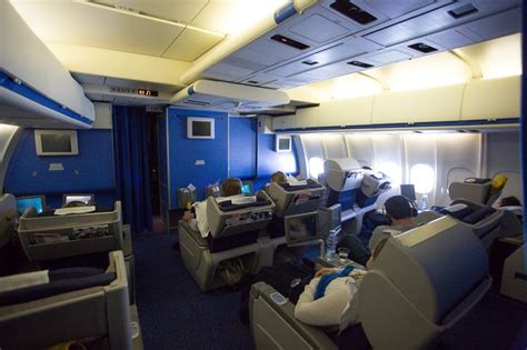 McDonnell Douglas MD-11. (KLM business seating.) | Aircraft interiors ...