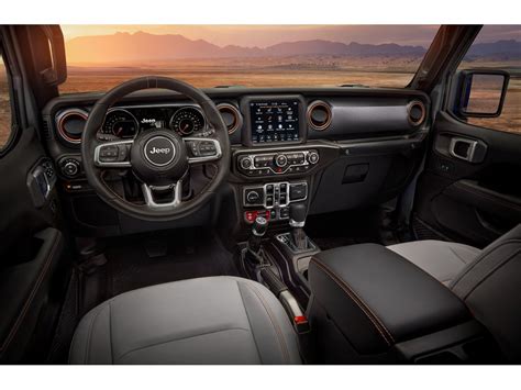 2023 Jeep Gladiator: 120 Interior Photos | U.S. News