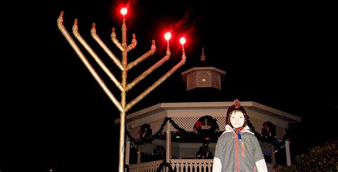 Menorah lighting ceremony downtown heralds Hanukkah - Fairfield Citizen