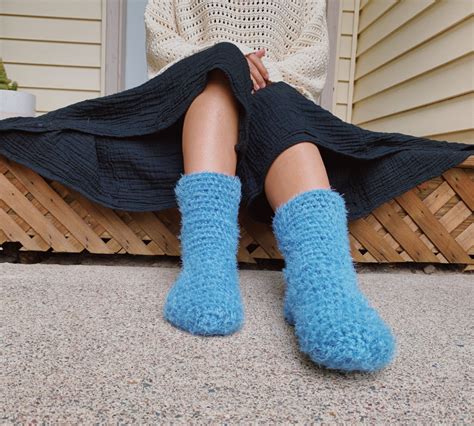 Crochet Slipper Socks Pattern - KnitcroAddict