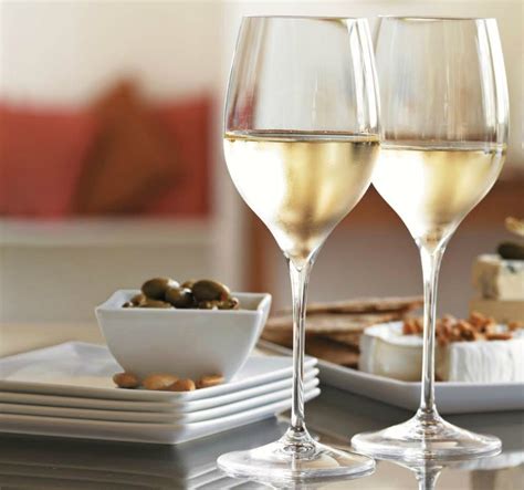 All About Italian White Wines - Williams-Sonoma Taste