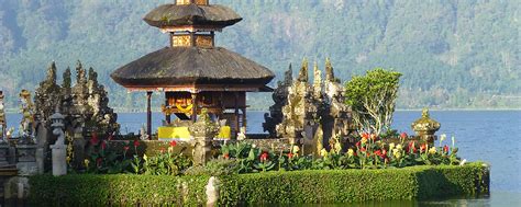 Explore Ulun Danu Beratan Temple, Bali with Dook