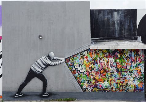 “Behind The Curtain” by Martin Whatson in Miami – StreetArtNews