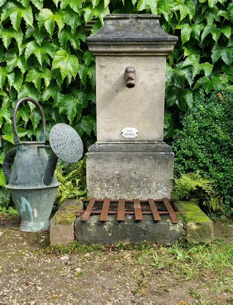 Proantic: Stone Garden Fountain...