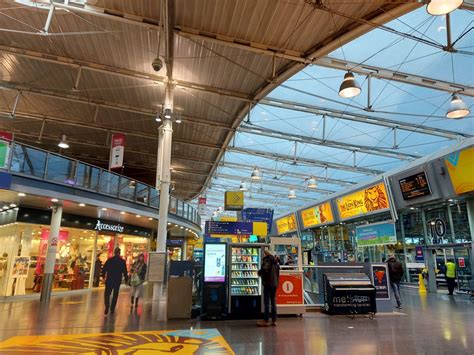 Manchester Train Stations - Our Guide - Railsmartr.co.uk