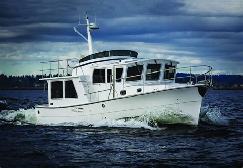 2019 Helmsman Trawlers 38E Pilothouse Motore Barca in vendita - www ...