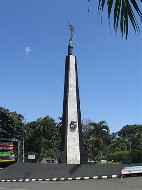 Foto Tugu Kujang Bogor Vektor Matematika - IMAGESEE