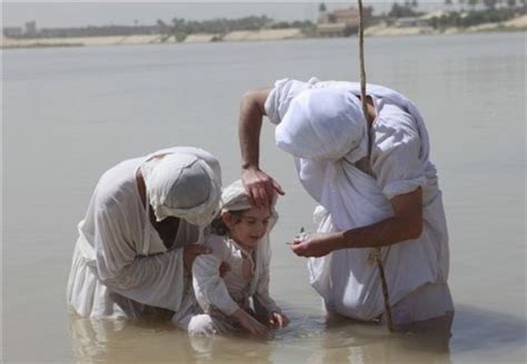 MUSINGS ON IRAQ: Sabean Mandeans Conduct Ceremony In Iraq’s Tigris River