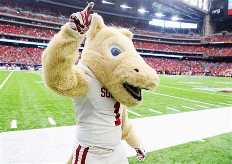 Why is the mascot for Oklahoma the Sooners?