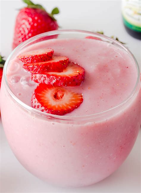 Strawberry Smoothie (Single Serving) - Savvy Naturalista