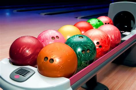 What Are Bowling Balls Made Of? Which Materials And Coverstocks To Look ...