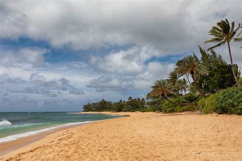 Island beach on the Pacific - andramara.com