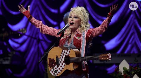 Dolly Parton ‘never meant to cause trouble’ with Rock & Roll Hall of ...