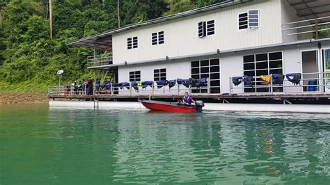 Houseboat Tasik Kenyir: Pengalaman Menarik - Ammboi