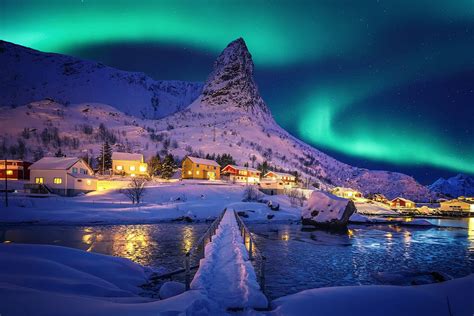 Lofoten Islands: Arctic Landscapes & Aurora Photo Workshop