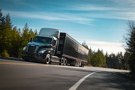 Freightliner: On-Highway, Vocational & Electric Trucks