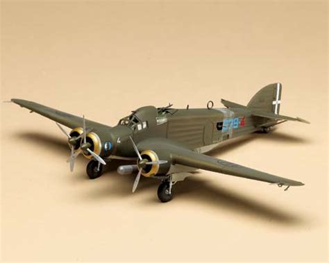 Italeri 1/72 scale SM. 79 Sparviero | Finescale Modeler Magazine