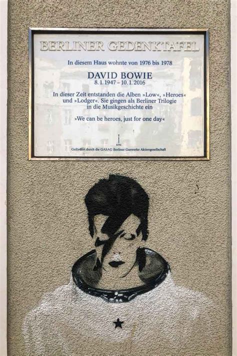 Bowie in Berlin, Heroes and the Berlin Wall via @fotostrasse