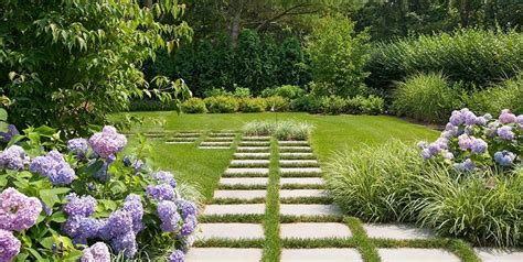 Farmhouse Landscaping Dos & Don’ts - Landscaping Network