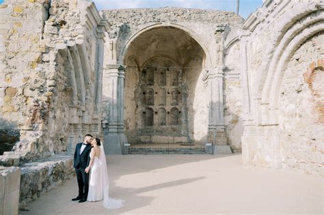 How to Take Mission San Juan Capistrano Wedding Photos