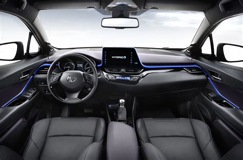 2017 Toyota C-HR - production SUV's interior revealed